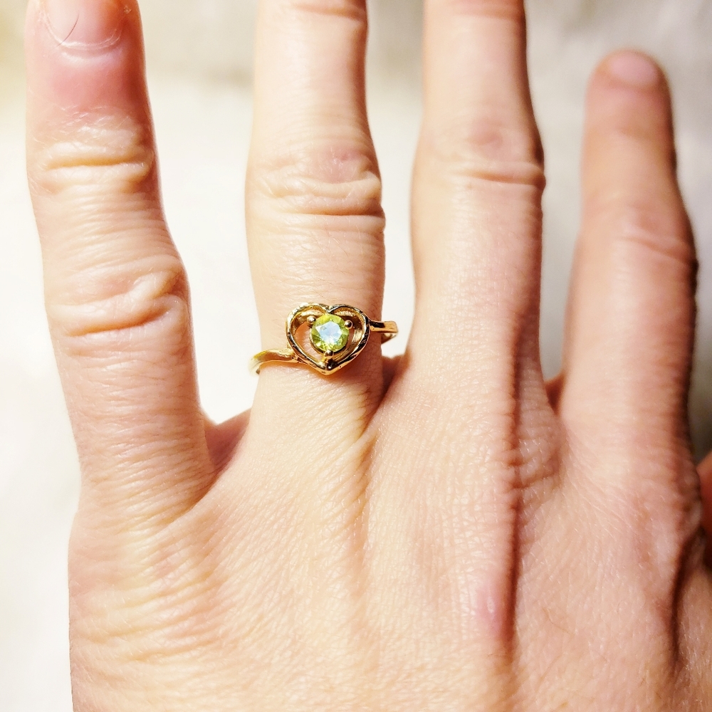 SOLID 10K Yellow Gold Peridot Heart Shaped Ring